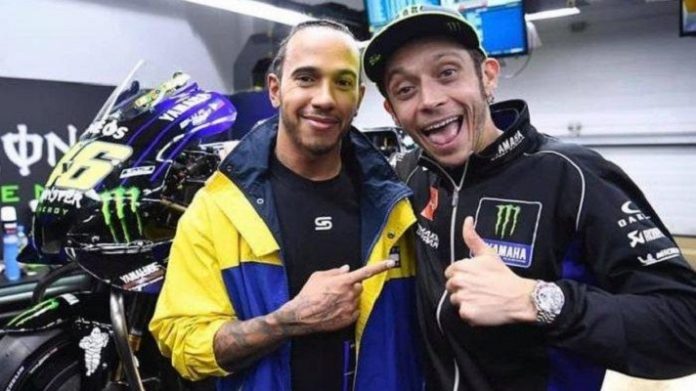 Lewis Hamilton dan Valentino Rossi.