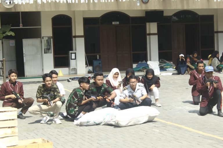 Peringati Hari Pahlawan Murid SMA Shafta Gelar Drama Kolosal