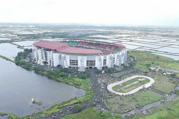 Stadion Gelora Bung Tomo (GBT) Surabaya.