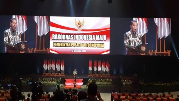 Presiden Joko Widodo memberikan sambutan dalam Rapat Koordinasi Nasional Indonesia Maju Pemerintah Pusat dan Forkopimda 2019.