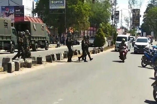 Ratusan Personel TNI-Polri Siaga di Lokasi Kerusuhan Sorong.