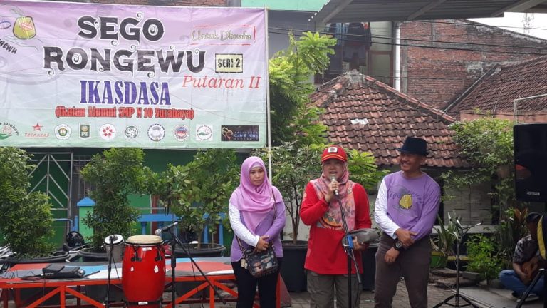 Baksos’e Suroboyo Berbagi Berkah Makanan Untuk Kaum Dhuafa