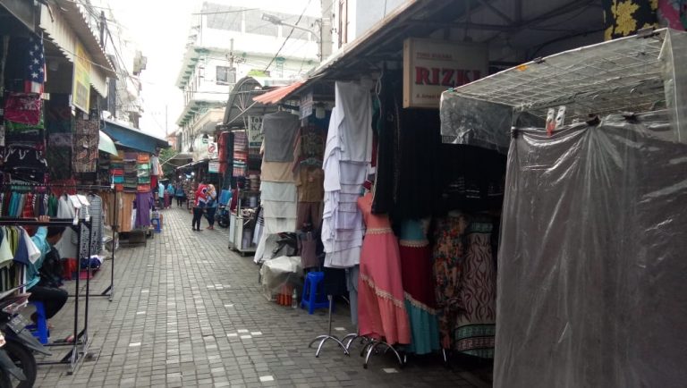 Seminggu Pasca Pembatasan Peziarah, Pedagang Pasar Ampel Sambat Sepi