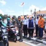 Cegah Covid-19, Gubernur Khofifah Pantau Langsung Penyemprotan Disinfektan Untuk Ojek Online