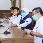 Gubernur Khofifah Pers Kon bersama Wagub Jatim, Sekdaprov Jatim dan Dirut RSUD Soetomo (3)