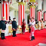 Baju Adat NTT Jokowi HUT RI 75