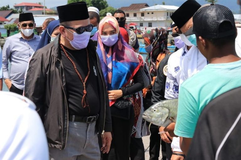 Sentra Pertemuan Pedagang Ikan, Ketua DPD RI Nilai Pesantren Berpotensi Jadi Sentra Ekonomi Masyarakat