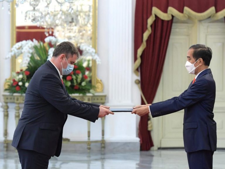 Presiden Jokowi Terima Surat Kepercayaan Tujuh Duta Besar Negara Sahabat