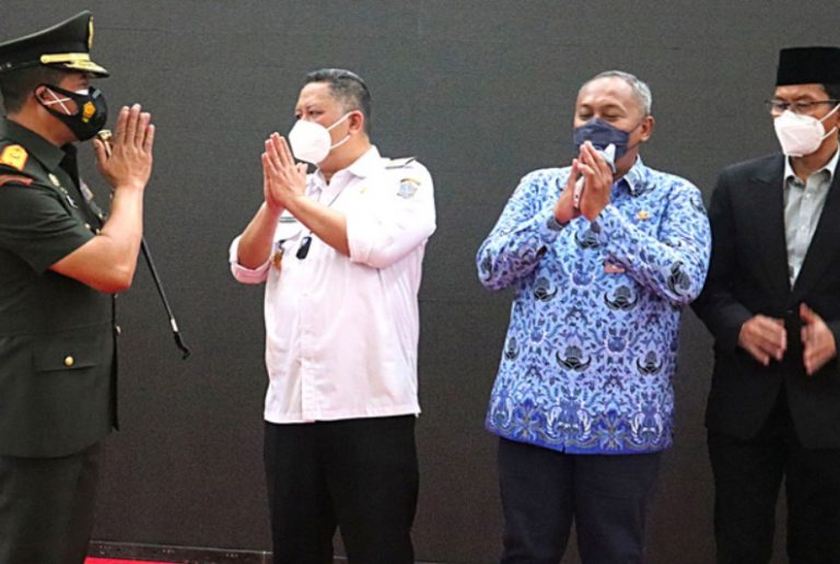 Hari Terakhir Wali Kota Surabaya Whisnu Sakti Buana di Balai Kota