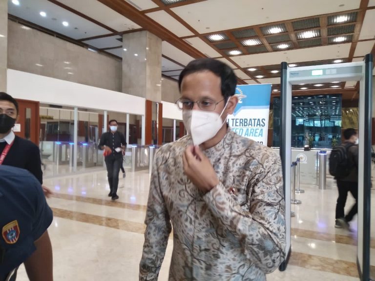 Menteri Nadiem Tegaskan Keputusan Sekolah Tatap Muka ditangan Pemda
