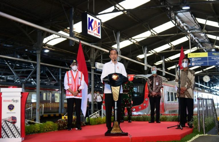 Resmikan KRL Yogyakarta-Solo, Presiden: Ini Transportasi Massal Ramah Lingkungan