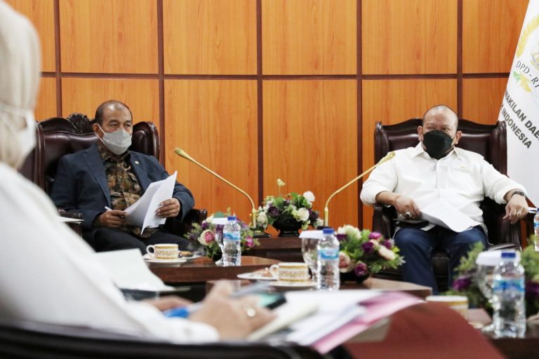 Ketua DPD RI Ingatkan ASN untuk Disiplin dengan Waktu Kerja  RI Ingatkan ASN untuk Disiplin dengan Waktu Kerja