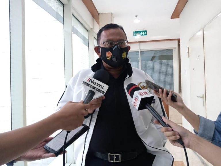 Pimpinan Komisi I DPR RI Minta Kemenlu Jamin Vaksinasi bagi WNI di Luar Negeri