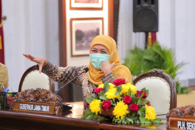 Gubernur Khofifah Instruksikan Prioritas Vaksin untuk Guru Jelang Uji Coba PTM 5 Juli 2021 Dan Dimulainya Pembelajaran Di Pesantren