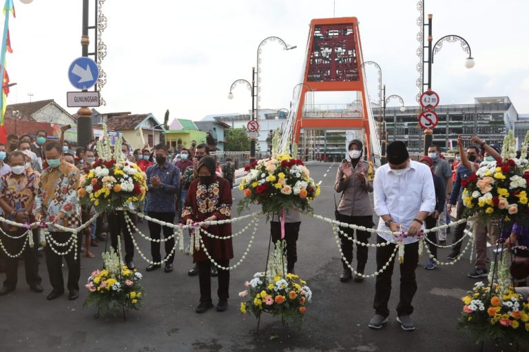 Dukung Intermoda Kota Surabaya, Mensos Resmikan Jembatan Sawunggaling