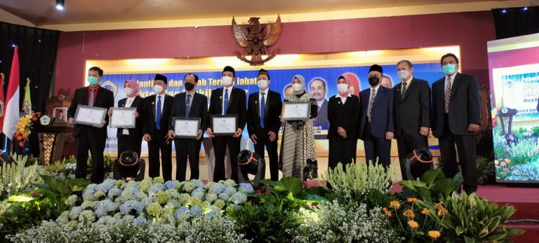 Adik Mahfud MD, Rektor Unitomo Ke 9