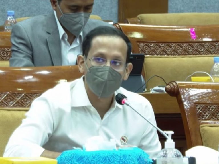 Nadiem: Pengadaan Laptop Rp17 T untuk Digitalisasi Sekolah