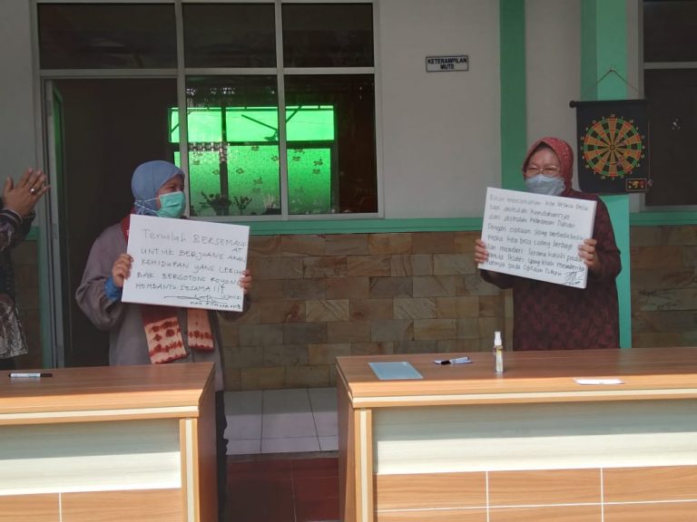 Risma Jemput Penyandang Disabilitas Berwirausaha di Sentra Kreasi ATENSI