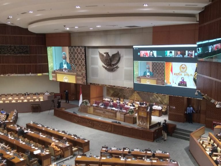 DPR Resmi Setujui RUU Otsus Papua