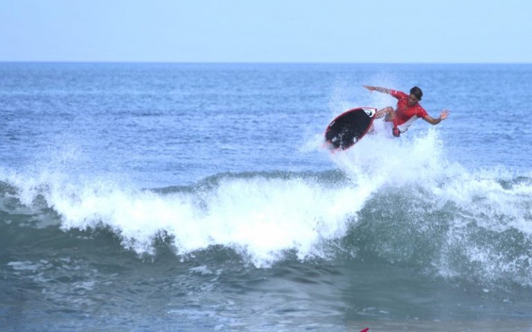 Kiprah Hebat Surfer Indonesia Rio Waida di Olimpiade Tokyo