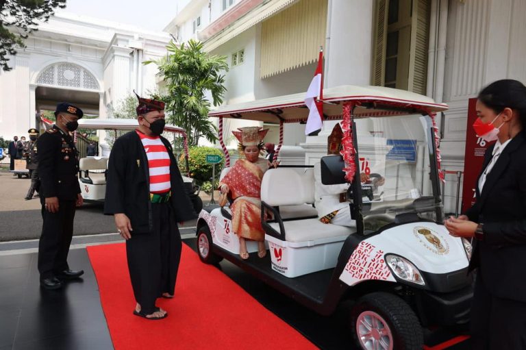 Gunakan Pakaian Madura di HUT RI, Bentuk Penghargaan Ketua DPD RI untuk Budaya Nusantara