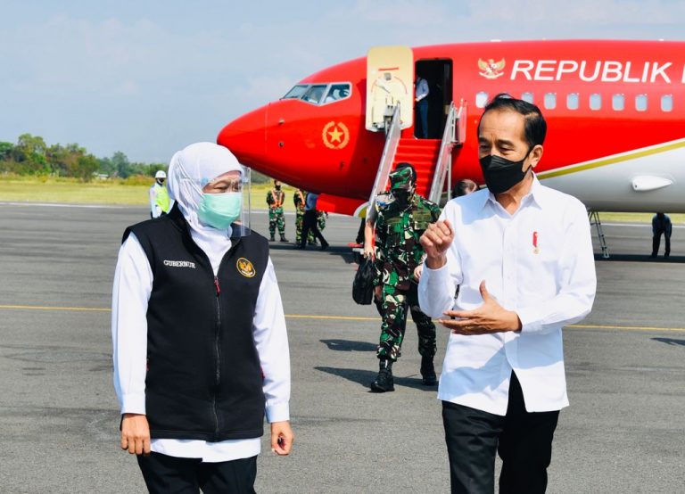 Dihadapan Presiden Jokowi, Gubernur Khofifah Laporkan Kondisi dan Penanganan COVID-19 Mulai Kondusif dan Terkendali Dan Upaya Mendorong Pertumbuhan Ekonomi di Jatim
