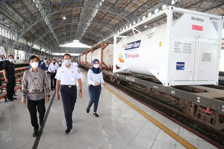 PT KAI Gratiskan Angkut Oksigen Jakarta-Surabaya