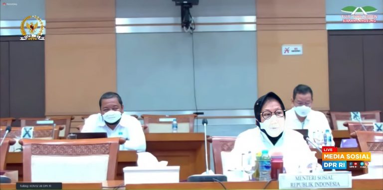 Rieke Titipkan Anak Yatim Korban Covid ke Mensos Risma