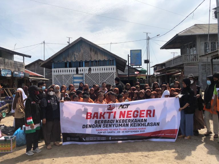 MRI-ACT Langsa Melakukan Kegiatan Bakti Sosial Didesa Telaga Tujuh