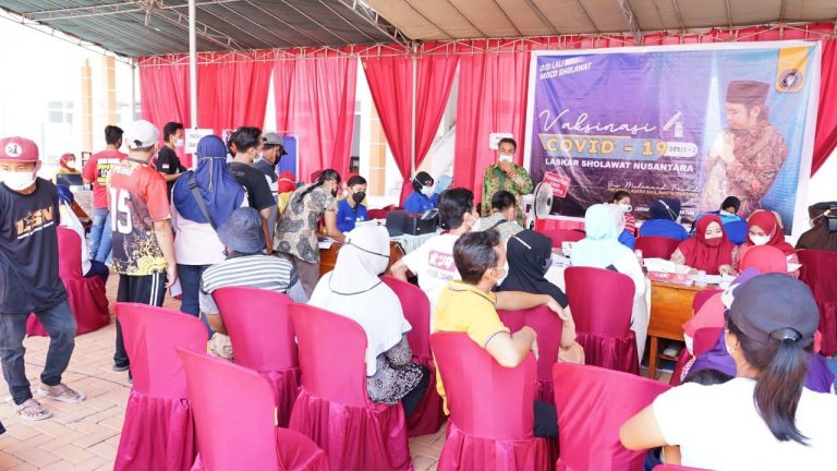 Gerindra Jatim dan Laskar Sholawat Nusantara Gelar 1000 Vaksin Ke-2