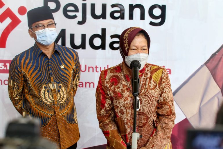 Viral, Ditantang Debat Mahasiswa Mensos Risma Marah