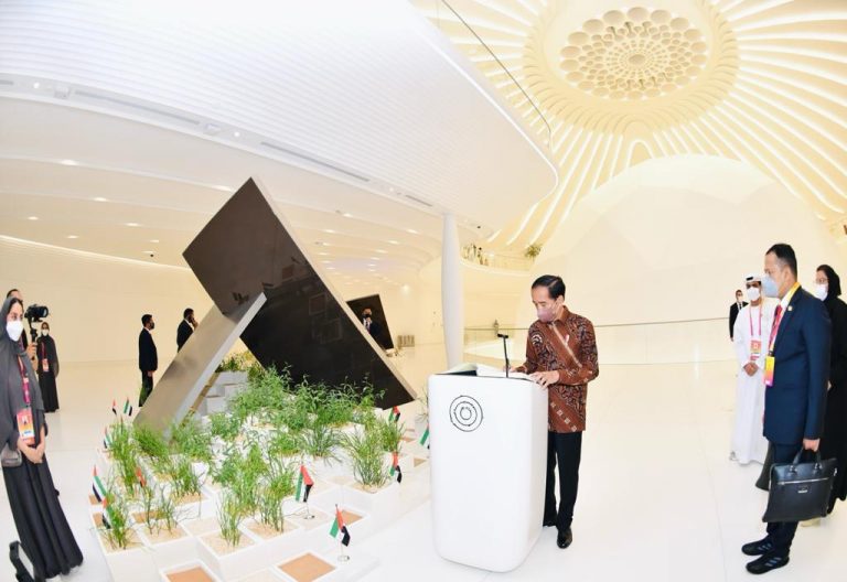 Presiden Jokowi Kunjungi Paviliun Indonesia dan PEA di Dubai Expo