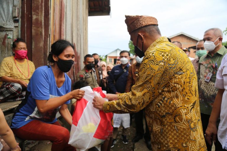 Cek Kantong Kemiskinan, Menko PMK Upayakan Solusi Lintas Kementerian  Kunker di Jambi, juga Kunjungi RSUD dan RS TNI