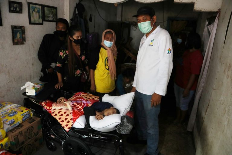 Mensos Sambangi Kediaman Kakak Beradik Penderita Mikrosefalus, Bantu Asupan Nutrisi Hingga Stimulan Ekonomi