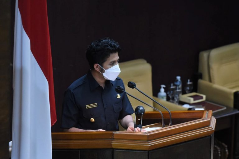 Wagub Emil Sampaikan Jawaban Eksekutif Terhadap Raperda APBD Jatim 2022