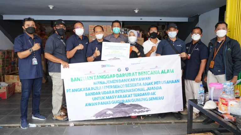 Peduli Masyarakat Terdampak Awan Panas Guguran Semeru, Bandara Juanda dan Anak perusahaan Salurkan Bantuan Tanggap Bencana