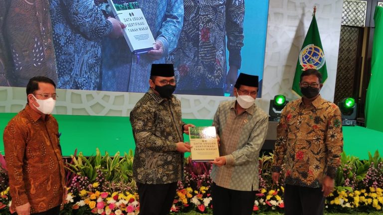 Percepat Sertifikasi Tanah Wakaf, Kemenag dan Kementerian ATR/BPN Tandatangani Nota Kesepahaman