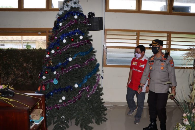 Menjelang Natal 2021 dan Tahun Baru 2022 Kapolres Pasuruan Kota Tinjau 12 Gereja Di Kota Pasuruan