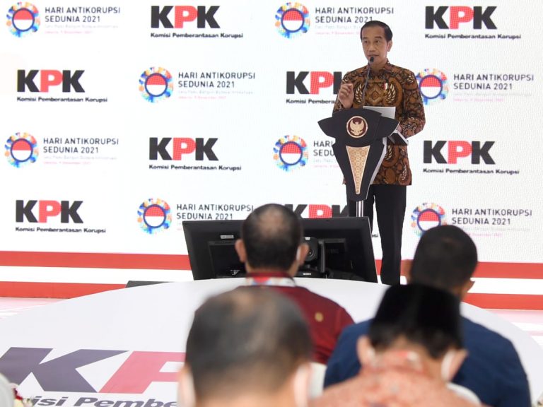 Kasus Korupsi Besar Tertangani, Presiden: Jangan Berpuas Diri