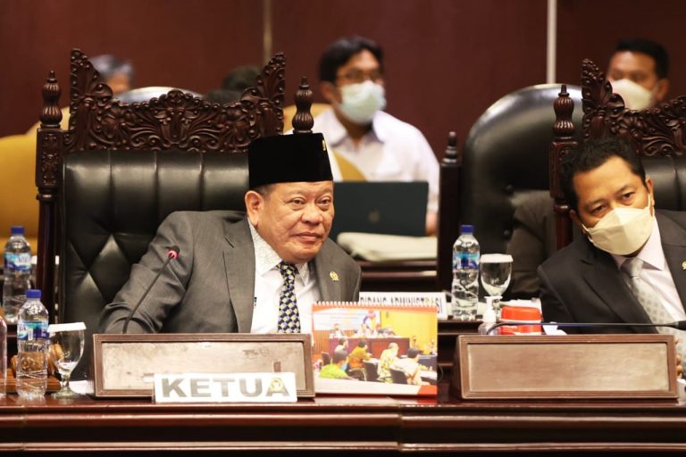 Pansus GTKH DPD RI Minta Guru Honorer Usia 40 Tahun ke Atas Diangkat PNS Tanpa Tes