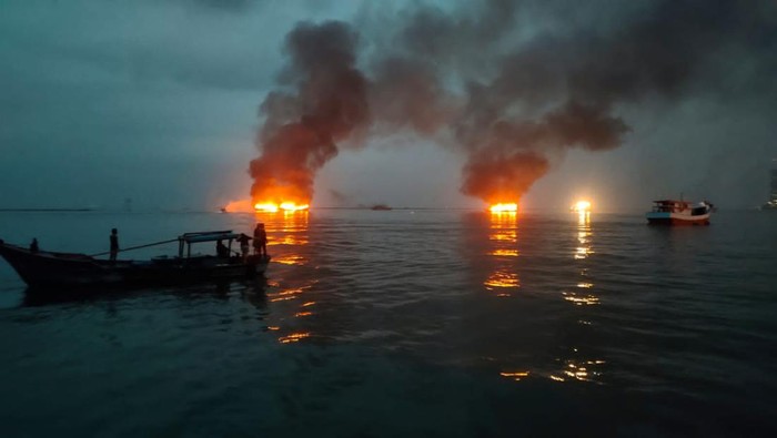 Tiga Kapal Terbakar di Pelabuhan Muara Angke