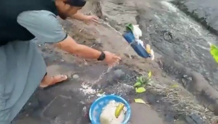 Polisi Tangkap Pelaku Tendang Sesajen di Desa Terdampak Semeru