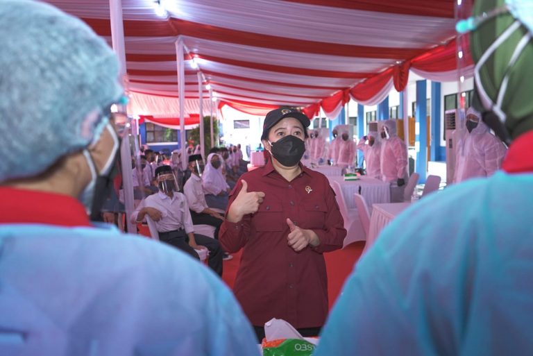 Imbau Kebijakan PTM 100% Dievaluasi, Puan: Lengkapi Vaksinasi Terlebih Dahulu