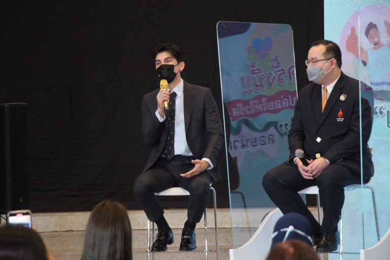 Tingkatkan Kesadaran Pentingnya Vaksin HPV, Mew Suppasit Berpartisipasi Pada Kampanye Vaksinasi HPV