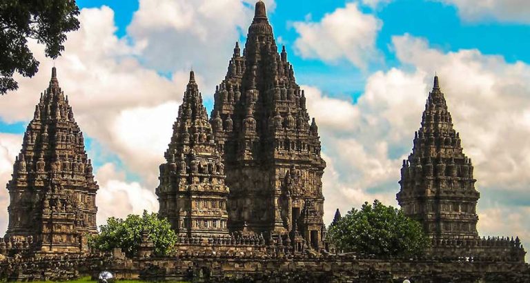 Menag Yaqut Pastikan Candi Prambanan Sudah Bisa Dipakai Ibadah Umat Hindu