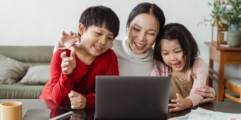 Tips Melatih Kebiasaan Digital yang Baik untuk Anak-anak Zaman Now