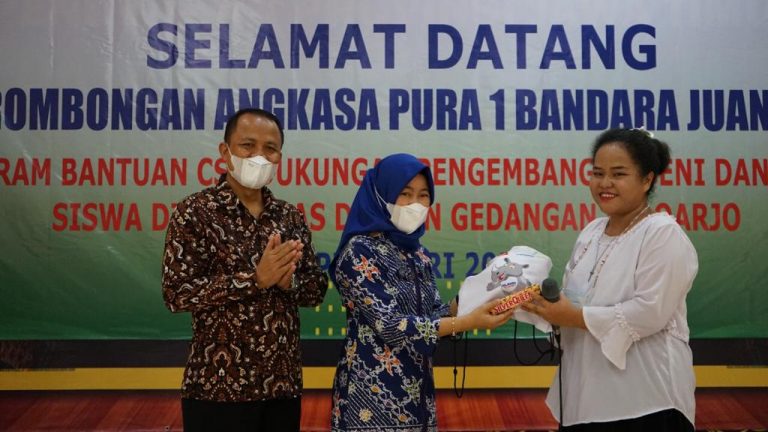 Dukung Potensi Anak Berkebutuhan Khusus, Bandara Juanda Berikan Bantuan Alat Musik
