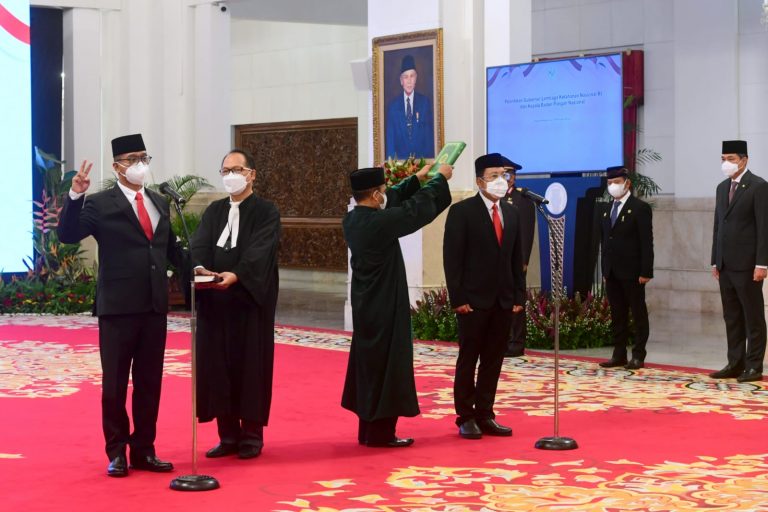 Presiden Joko Widodo Lantik Gubernur Lemhannas dan Kepala Badan Pangan Nasional