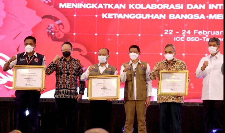 Cepat Tangani Bencana, Pemprov Jatim Raih Penghargaan dari BNPB