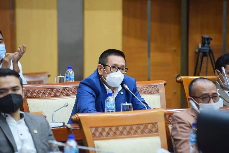 DPR Pertanyakan Alasan Dasar OJK Larangan Perdagangan Kripto